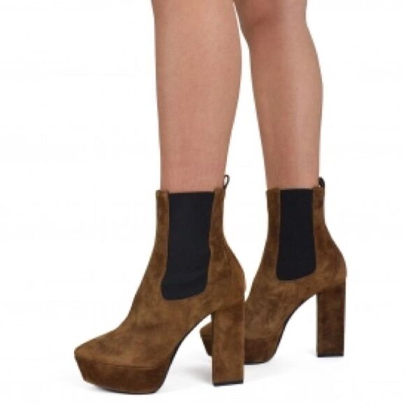 Saint Laurent Vika 95 Chelsea Ankle Boots in Brown Suede. Size 39 IT. - Picture 2 of 9
